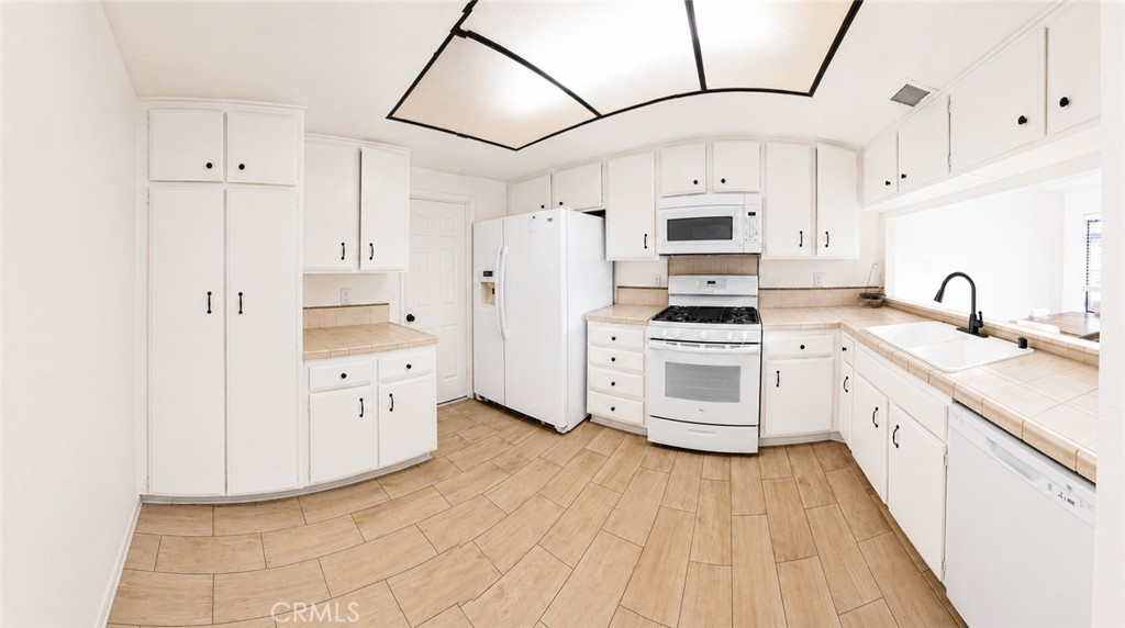 6567 Carioca Lane Riverside, CA 92506 - Photo 4 of 6