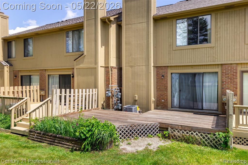 574 Tennyson Rochester, MI 48307 - Photo 32 of 48
