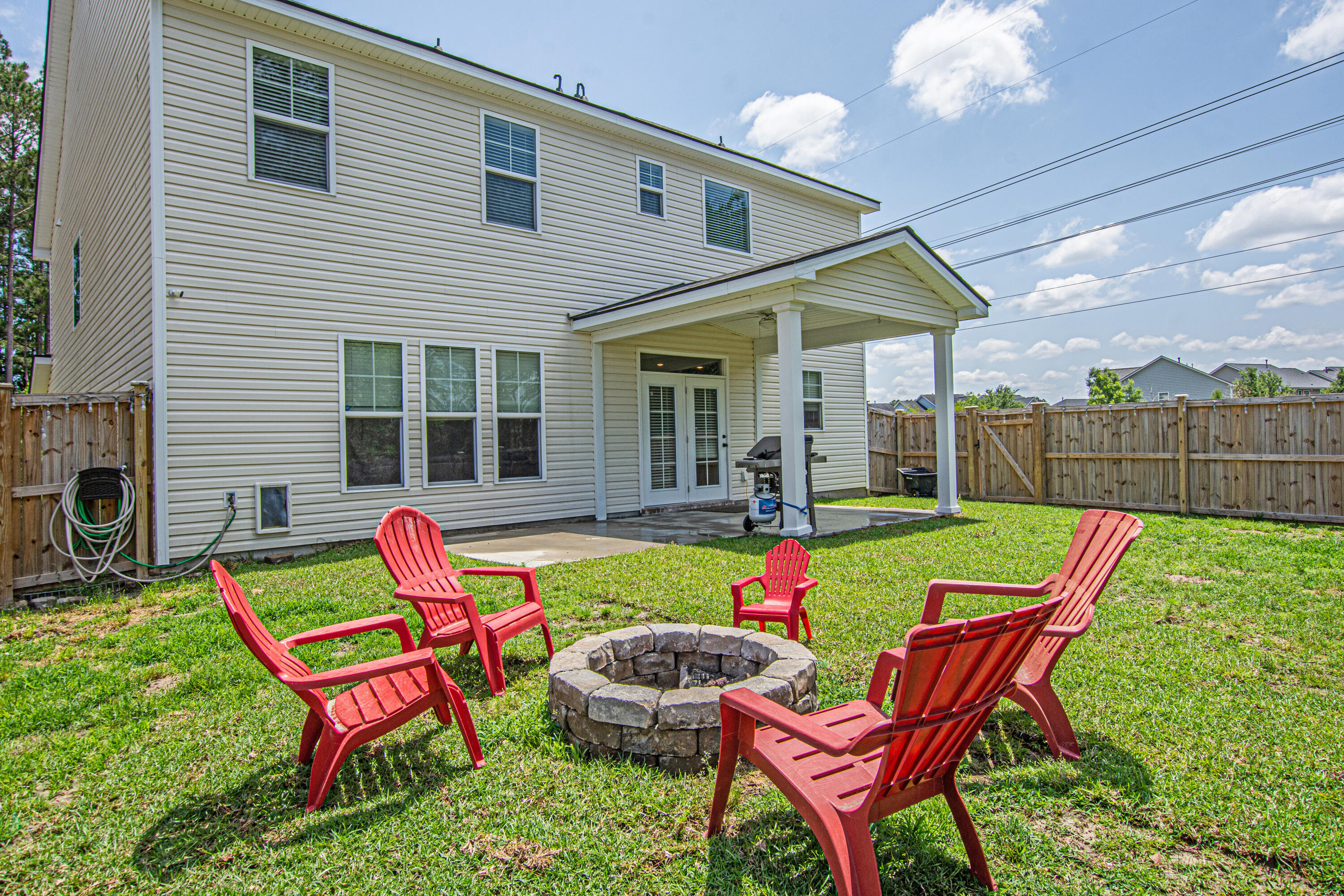 102 Royal Star Road Summerville, SC 29486 - Photo 10 of 44 0-3