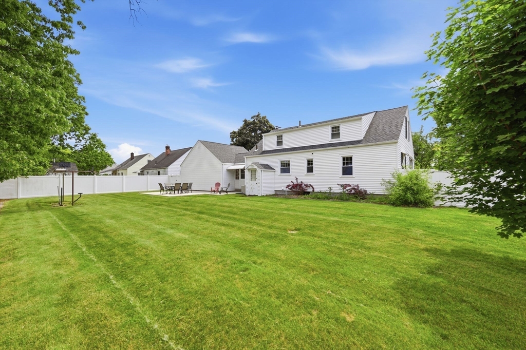 271 Wildermere Street Chicopee, MA 01020 - Photo 36 of 41