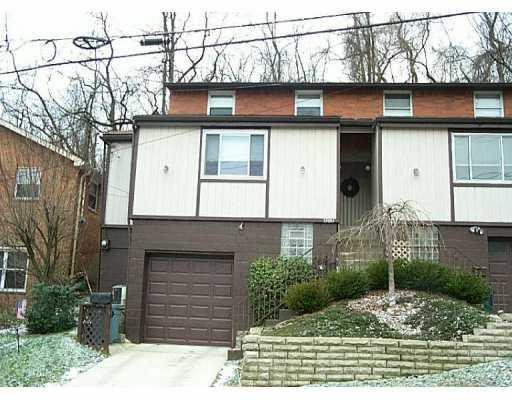 986 Roland Road Pittsburgh, PA 15221 - Photo 1 of 8 Exterior Front.