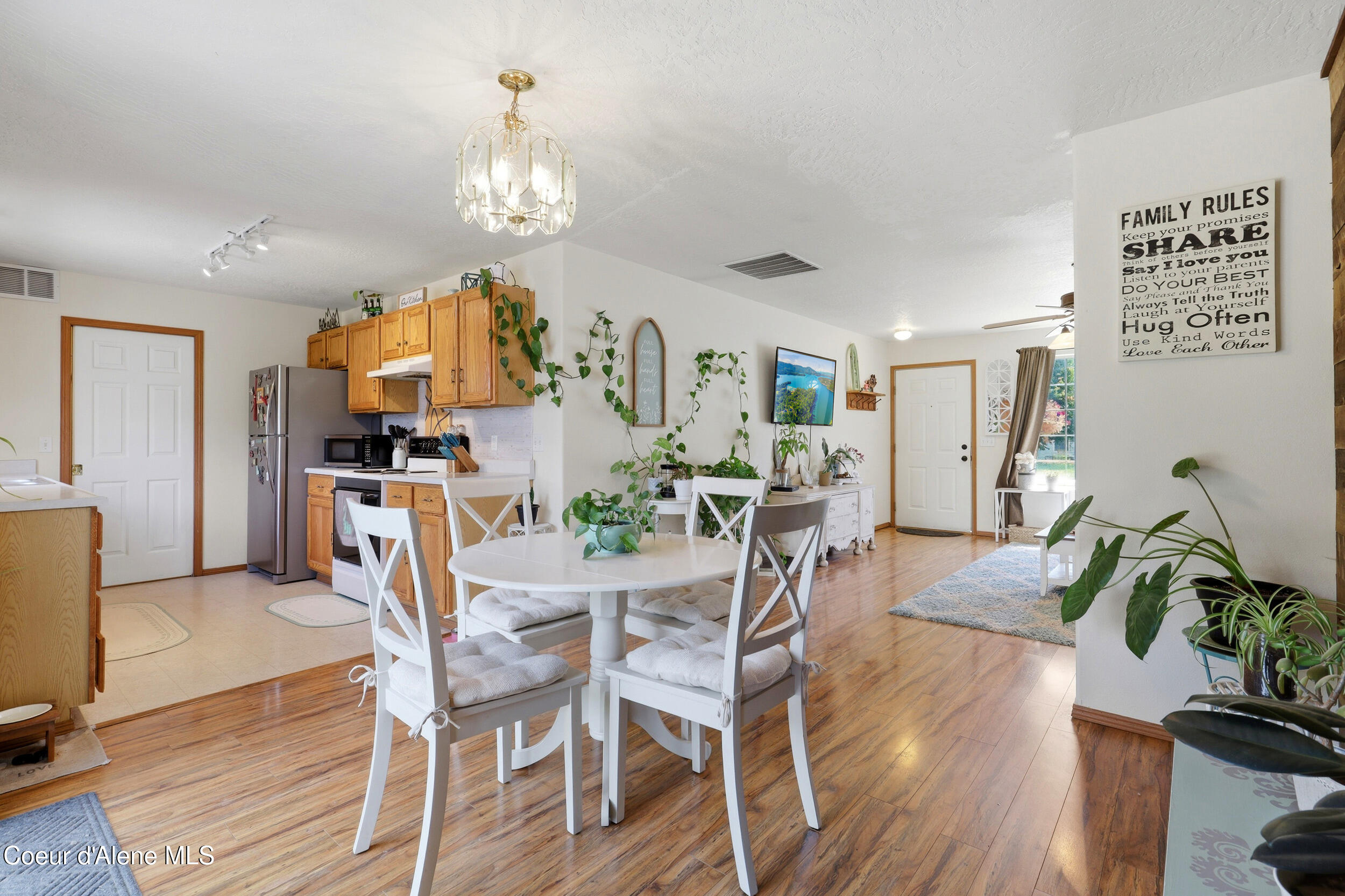 6687 Kamloops Drive Rathdrum, ID 83858 - Photo 10 of 41 Dining Area