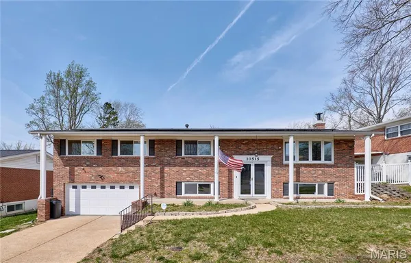 $425,000 | 10515 Copperfield Drive, St. Louis, MO 63123