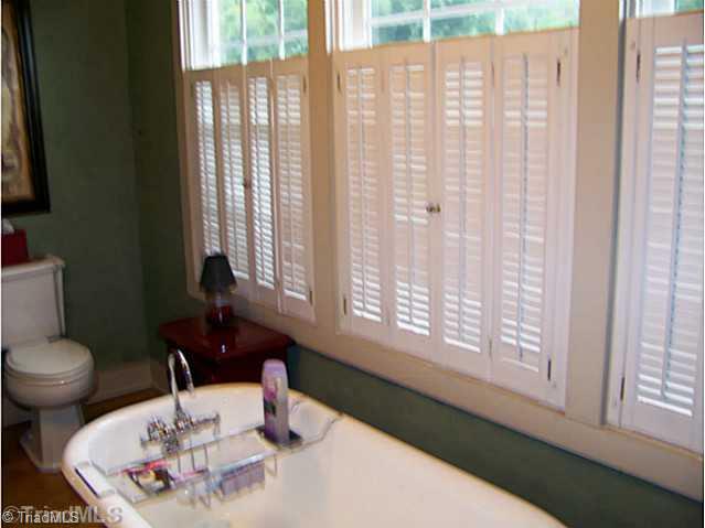 905 South Franklin Road Mount Airy, NC 27030 - Photo 10 of 16 Master Bath/Spa.