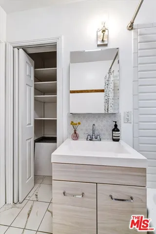 $2,395 | 1319 South Mansfield Avenue, Los Angeles, CA 90019