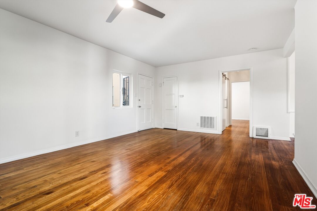 1319 South Mansfield Avenue Los Angeles, CA 90019 - Photo 5 of 26