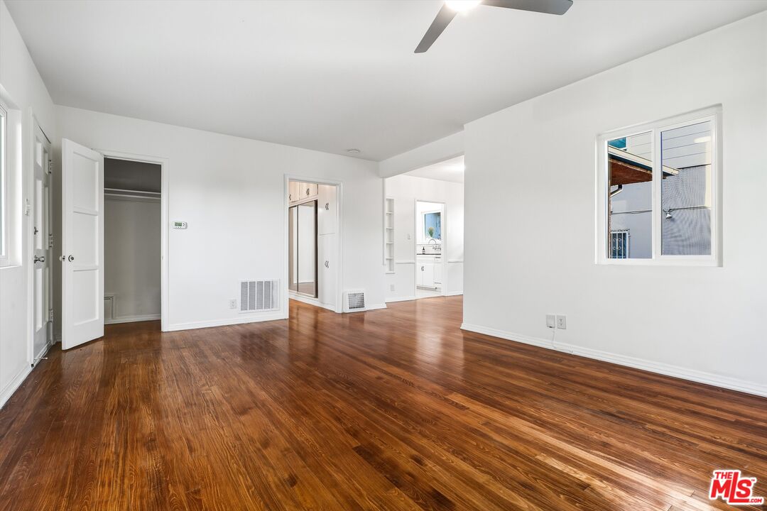 1319 South Mansfield Avenue Los Angeles, CA 90019 - Photo 6 of 26