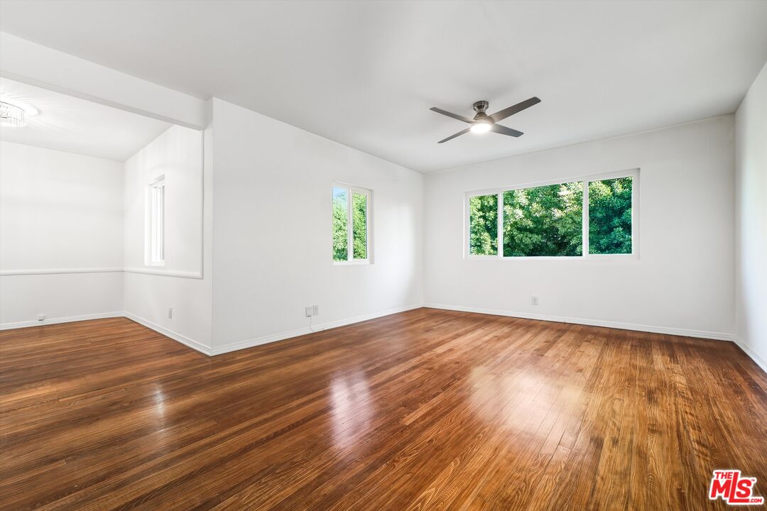 1319 South Mansfield Avenue Los Angeles, CA 90019 - Photo 9 of 26