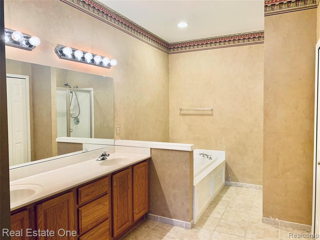 3841 Windingbrook Circle Rochester, MI 48309 - Photo 21 of 36
