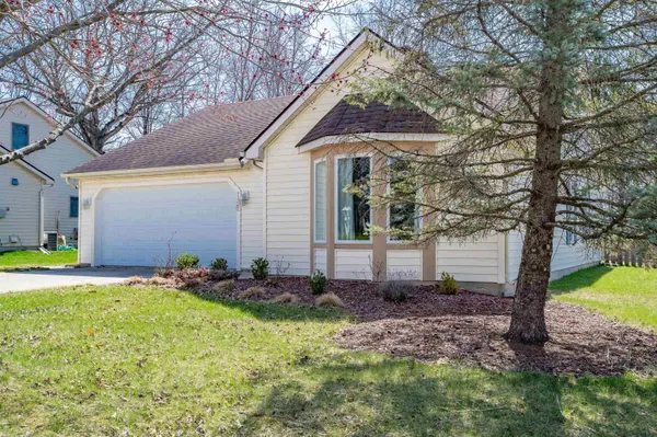 $234,900 | 7422 Woodsmill Court, Fort Wayne, IN 46835