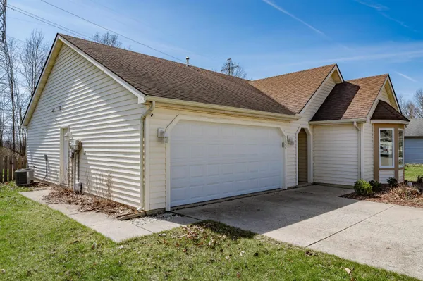 $234,900 | 7422 Woodsmill Court, Fort Wayne, IN 46835