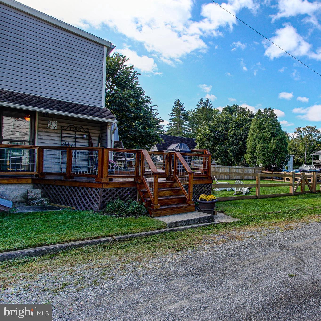1117 Easton Road Riegelsville, PA 18077 - Photo 39 of 55 Deck new