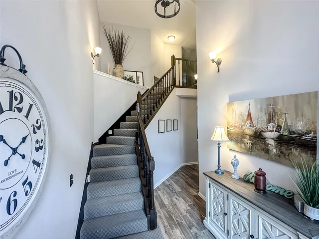 a view of entryway and hall