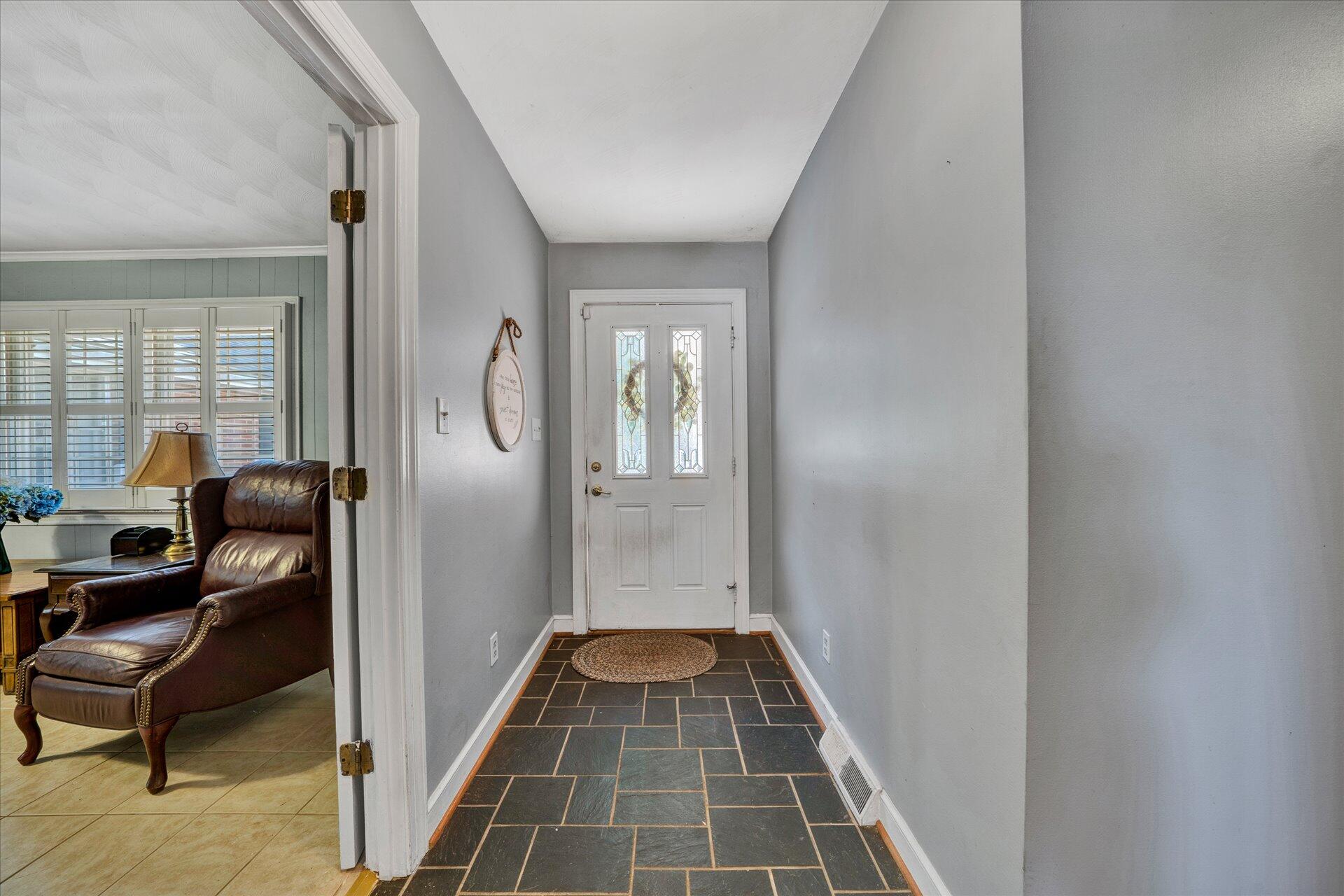 426 Highfield Road Salem, VA 24153 - Photo 2 of 29 02-DSC00001