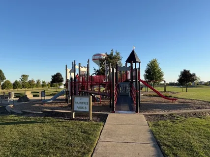 a view of a tennis court