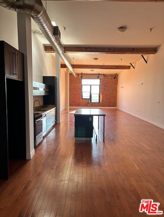 652 Mateo Street, Unit 303 Los Angeles, CA 90021 - Photo 3 of 12