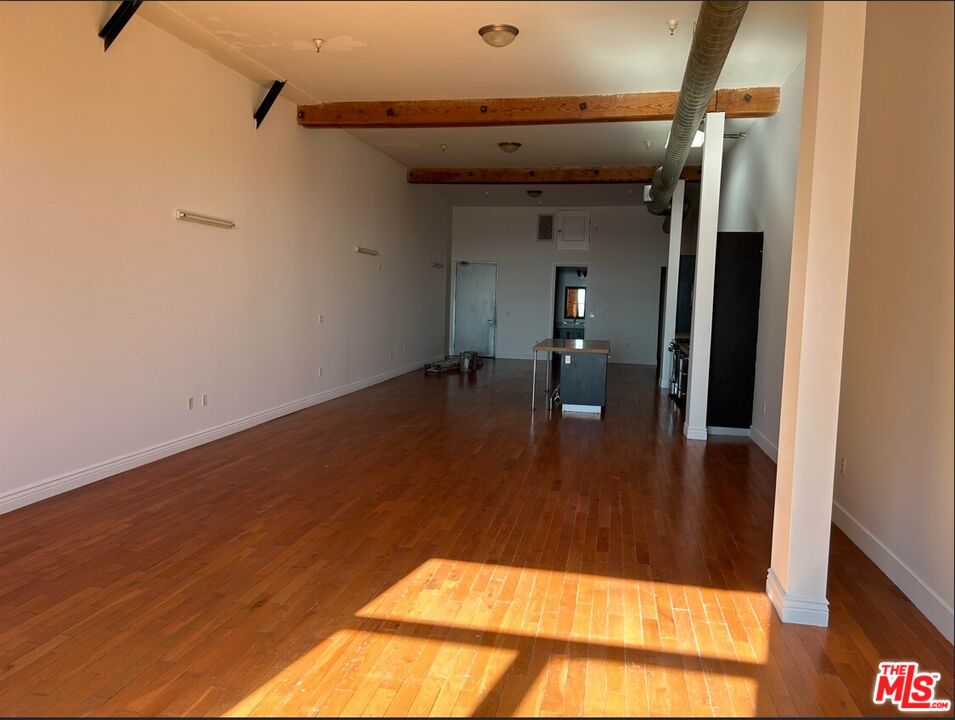 652 Mateo Street, Unit 303 Los Angeles, CA 90021 - Photo 6 of 12 a view of livingroom with furniture