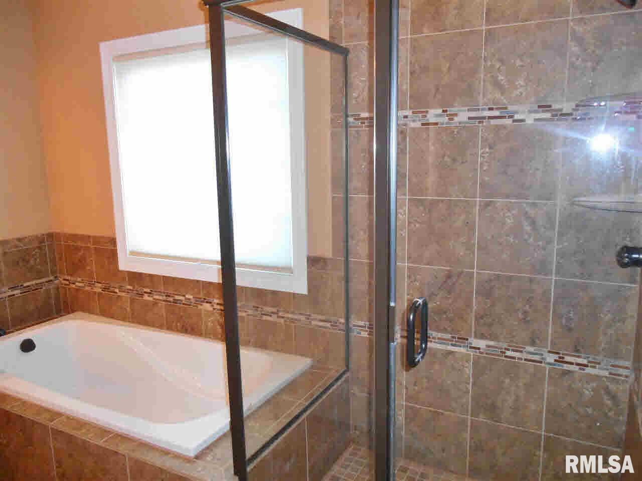 5371 Hugo Road Bettendorf, IA 52722 - Photo 16 of 23 Gallery Image 16