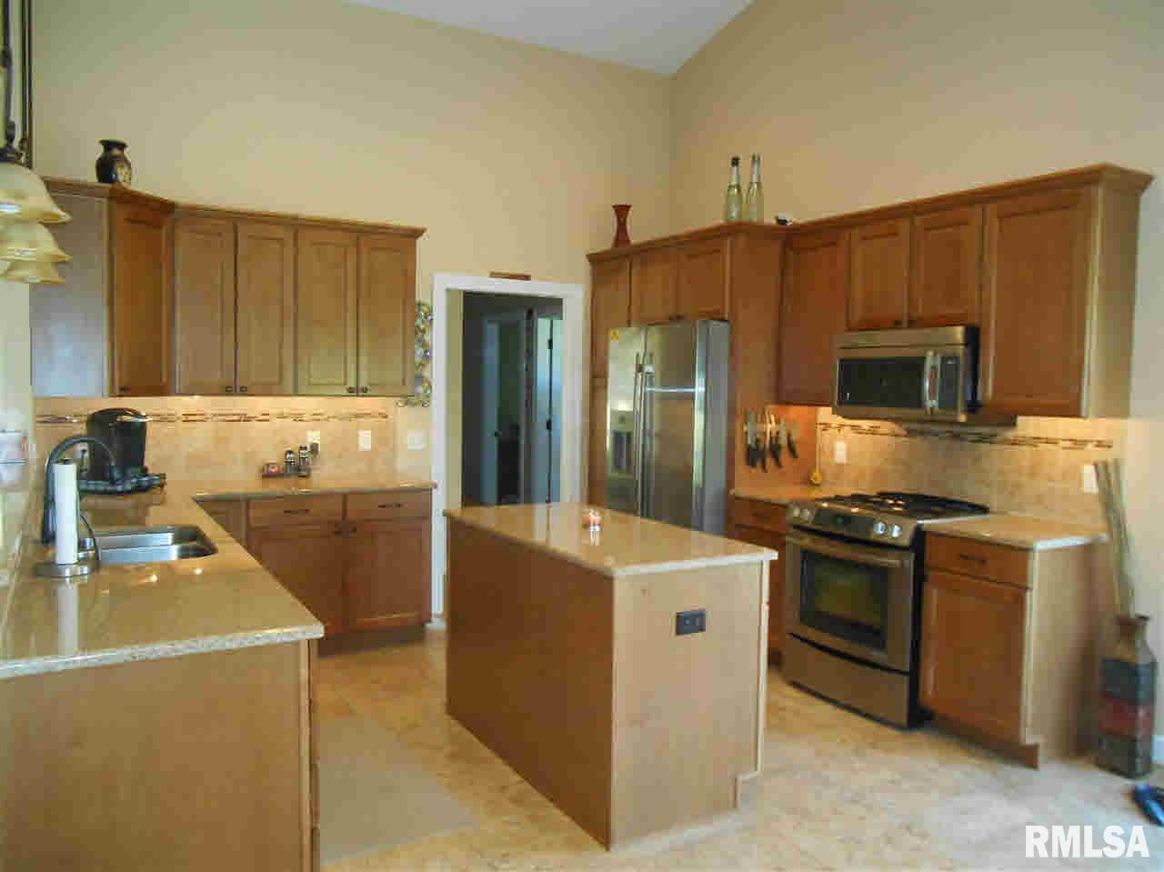 5371 Hugo Road Bettendorf, IA 52722 - Photo 5 of 23 Gallery Image 5