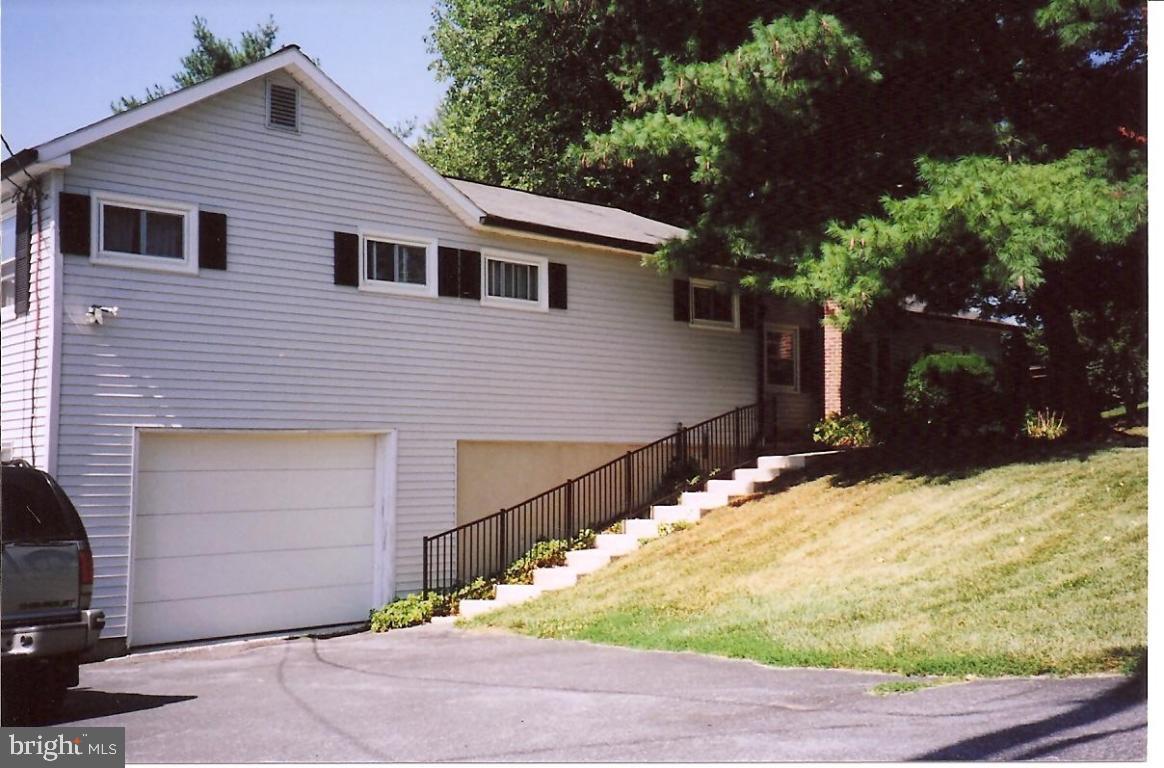 114 North Colebrook Road Manheim, PA 17545 - Photo 1 of 14