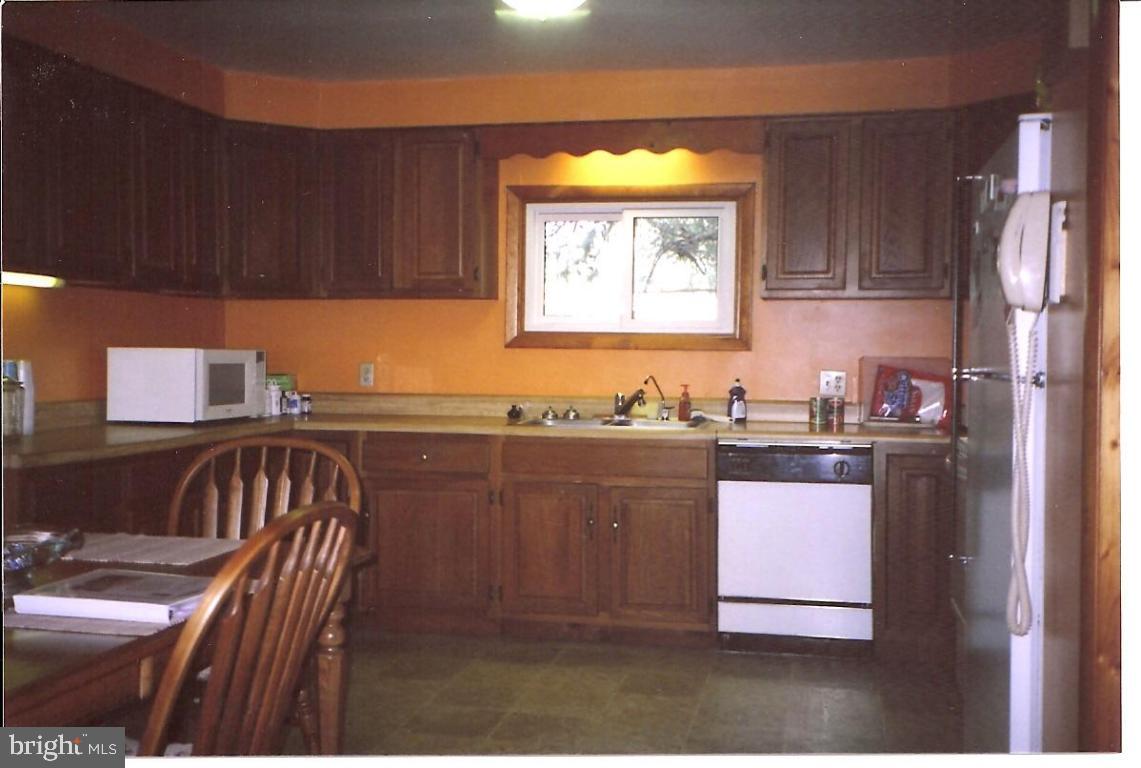 114 North Colebrook Road Manheim, PA 17545 - Photo 8 of 14