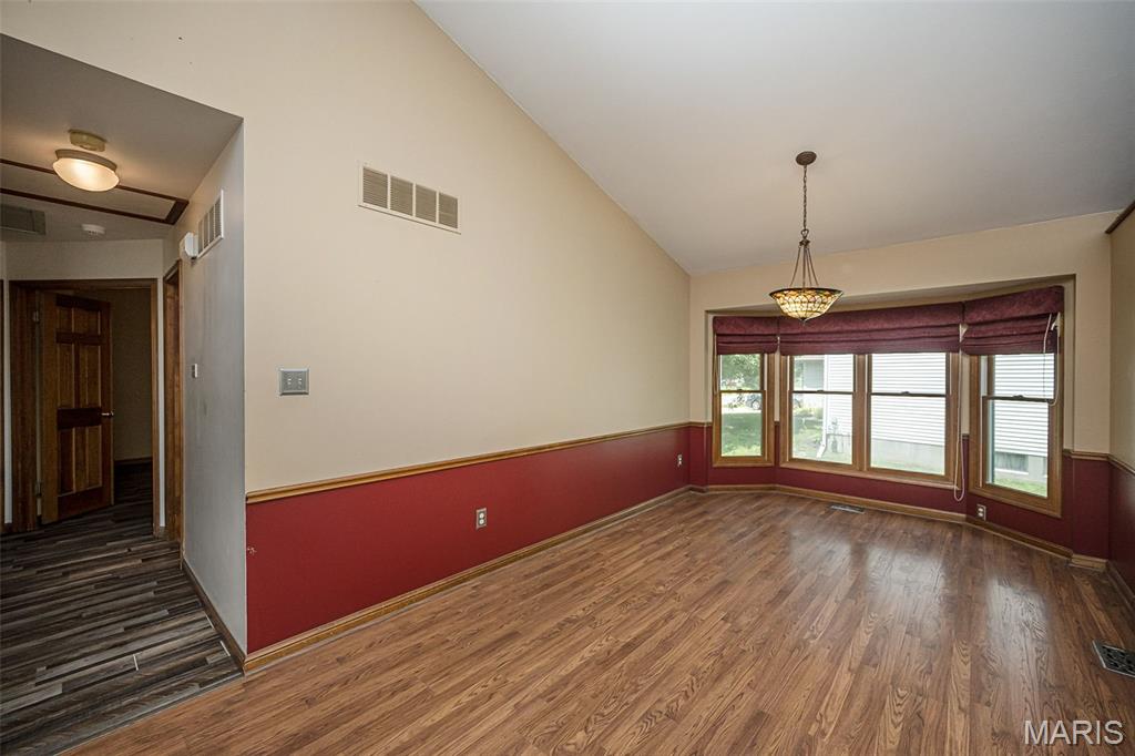 16740 North Fork Ridge Drive Florissant, MO 63034 - Photo 15 of 62