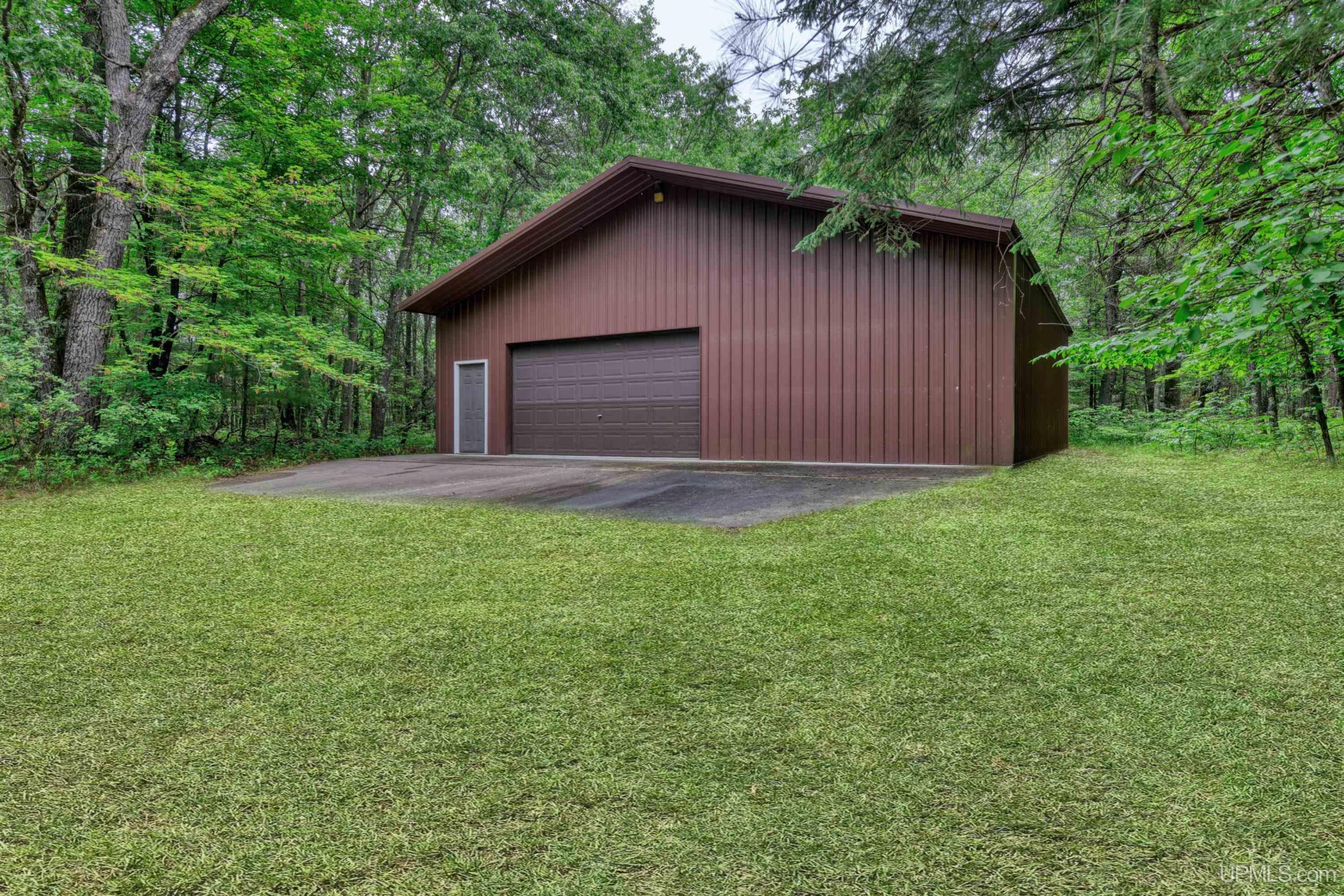 W11711 High Falls Road Crivitz, WI 54114 - Photo 3 of 44