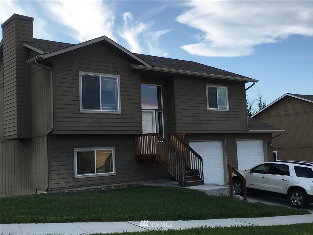 2134 Citation Loop Wenatchee, WA 98801 - Photo 1 of 12 Gallery Image 1