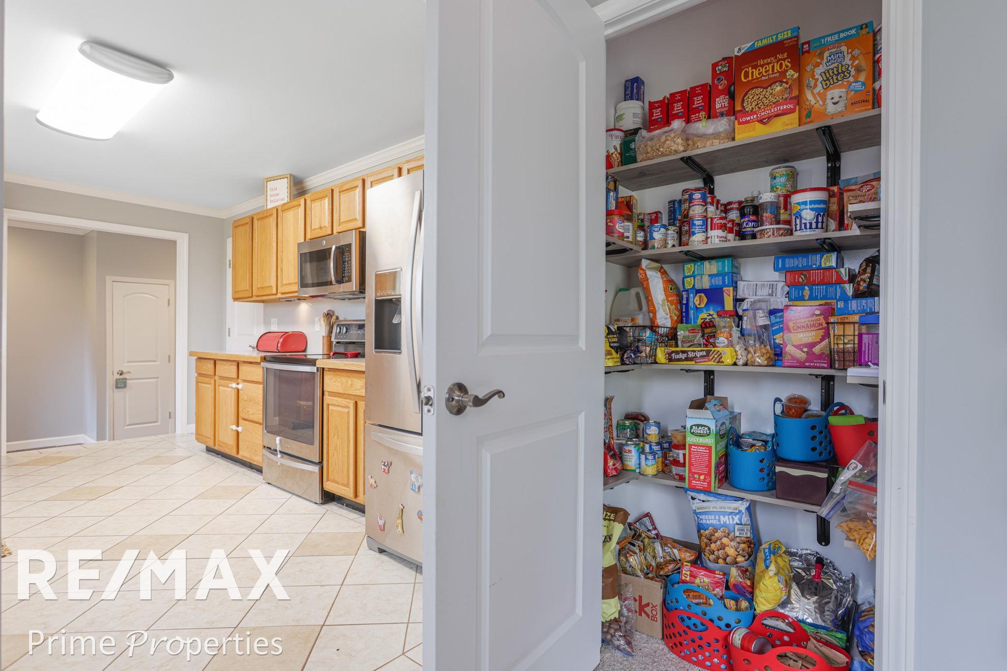 5255 Barnes Road Millington, MI 48746 - Photo 17 of 59 Gallery Image 17