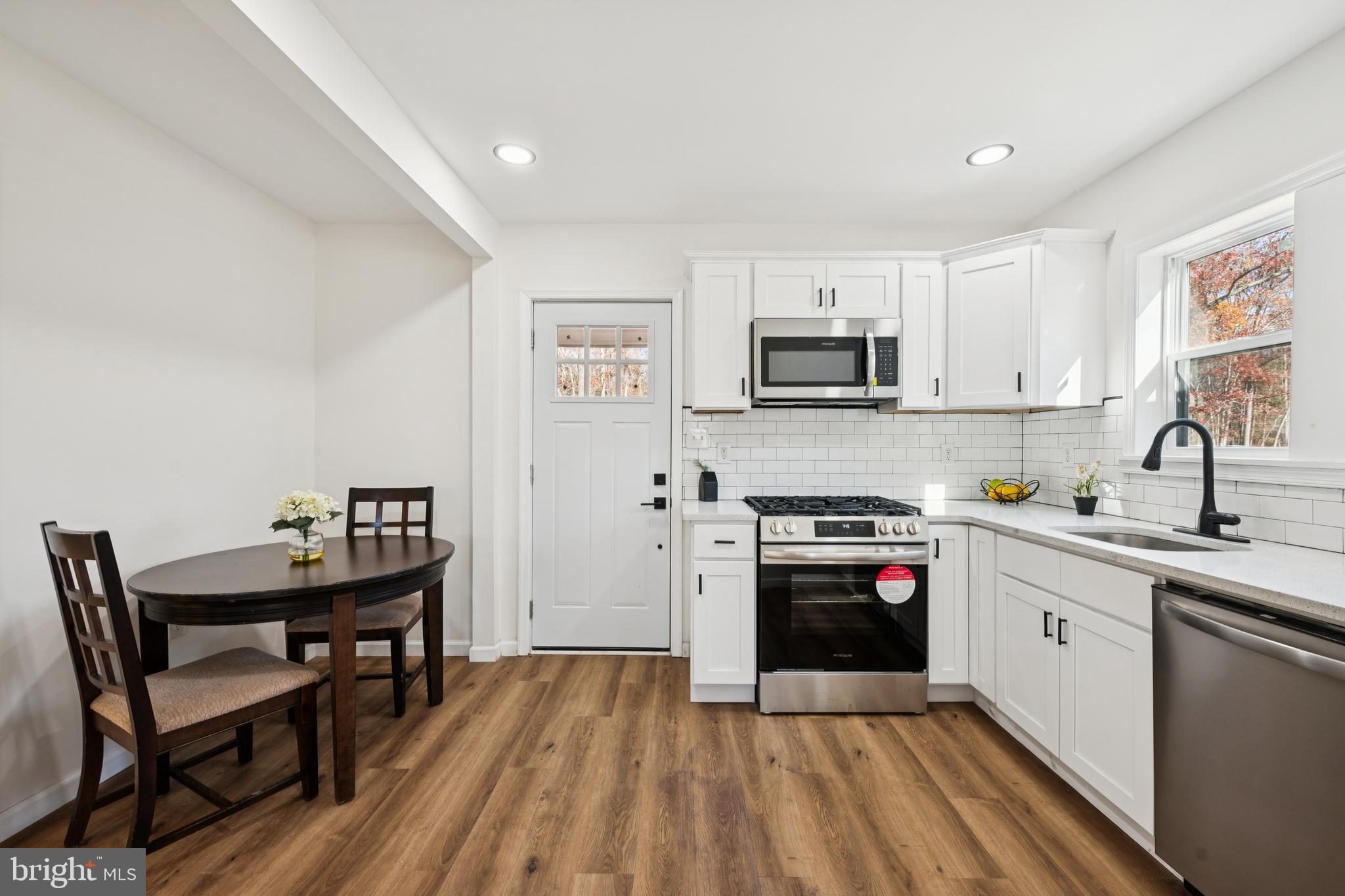 100 Stage Coach Road Williamstown, NJ 08094 - Photo 12 of 23 Eat-In Kitchen
