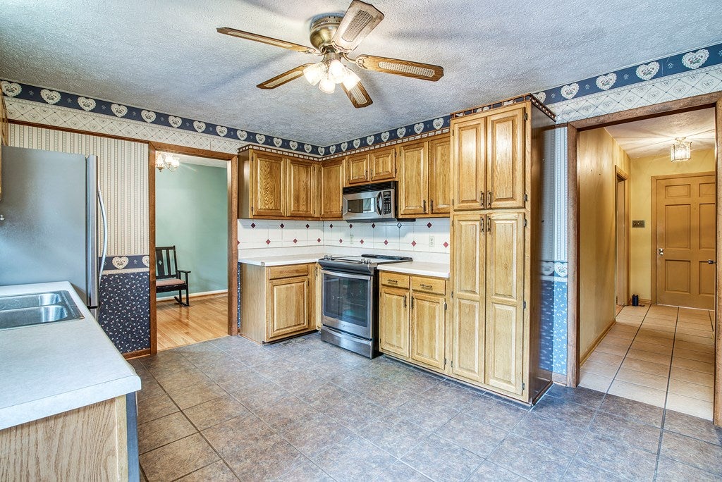 186 Locust Point Road Saltville, VA 24370 - Photo 5 of 22 Gallery Image 5