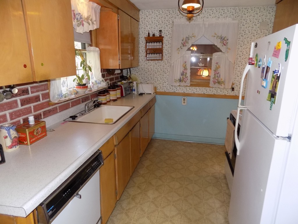 141 Mildred Avenue Springfield, MA 01104 - Photo 10 of 18 Gallery Image 10