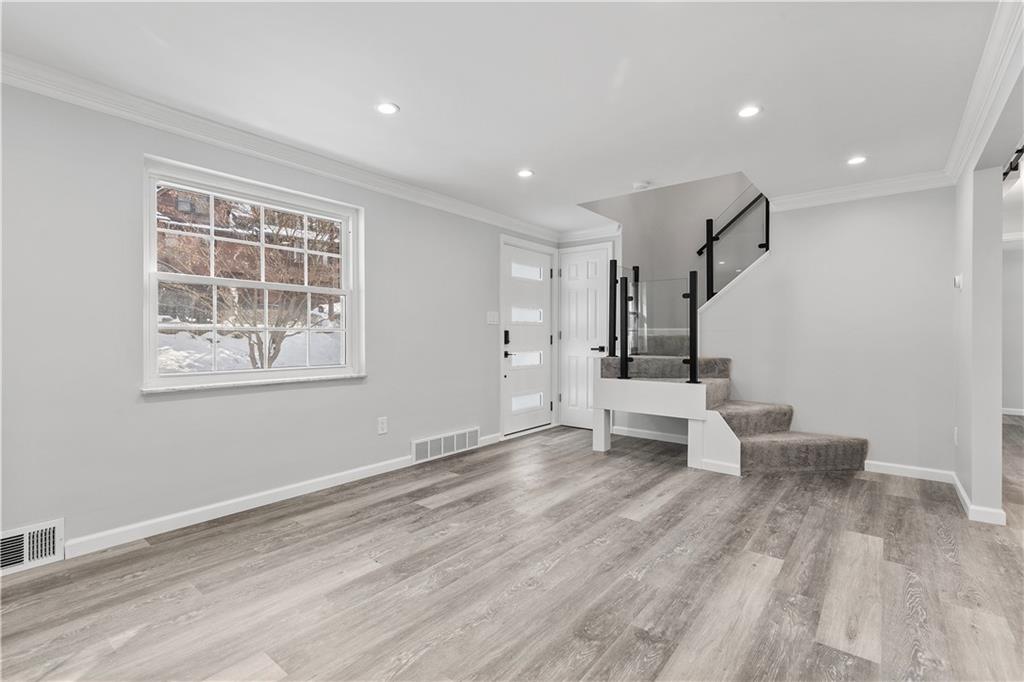158 Spring Grove Road Pittsburgh, PA 15235 - Photo 7 of 35 Gallery Image 7
