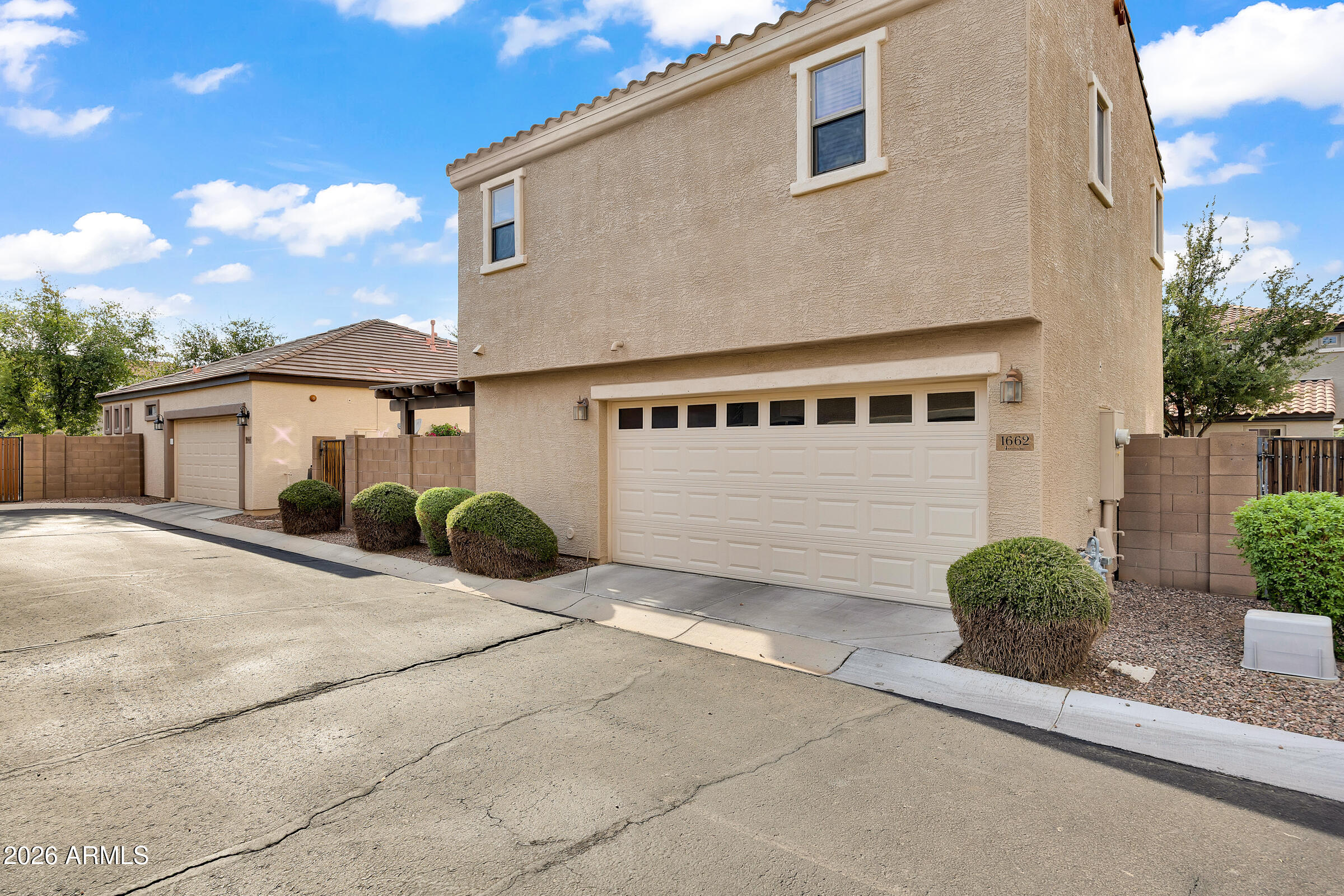 1662 South Martingale Road Gilbert, AZ 85295 - Photo 29 of 34 1662 S Martingale Rd-35