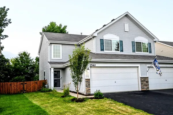 $319,000 | 2540 Carlisle Lane, Hampshire, IL 60140