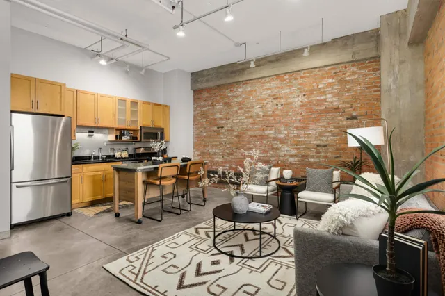 $1,750 | 250 Park Avenue, Unit 307, Minneapolis, MN 55415