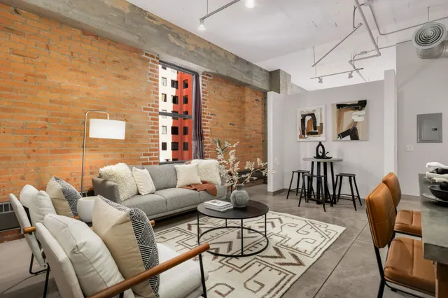 $1,750 | 250 Park Avenue, Unit 307, Minneapolis, MN 55415