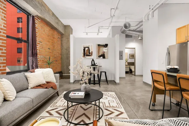 $1,750 | 250 Park Avenue, Unit 307, Minneapolis, MN 55415