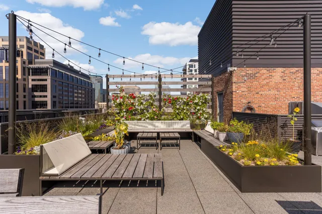 $1,750 | 250 Park Avenue, Unit 307, Minneapolis, MN 55415