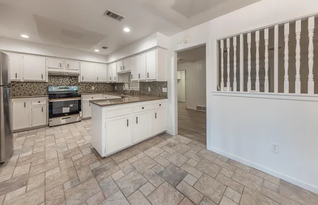 $300,000 | 3423 55th Street, Lubbock, TX 79413