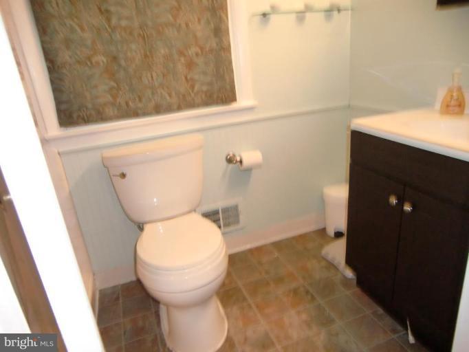 1818 Snowdrop Lane Silver Spring, MD 20906 - Photo 9 of 21 Bath #1