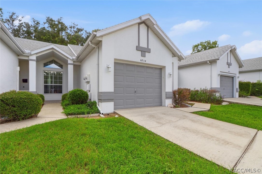 6714 East Waybridge Court Inverness, FL 34452 - Photo 4 of 47 Exterior Front View