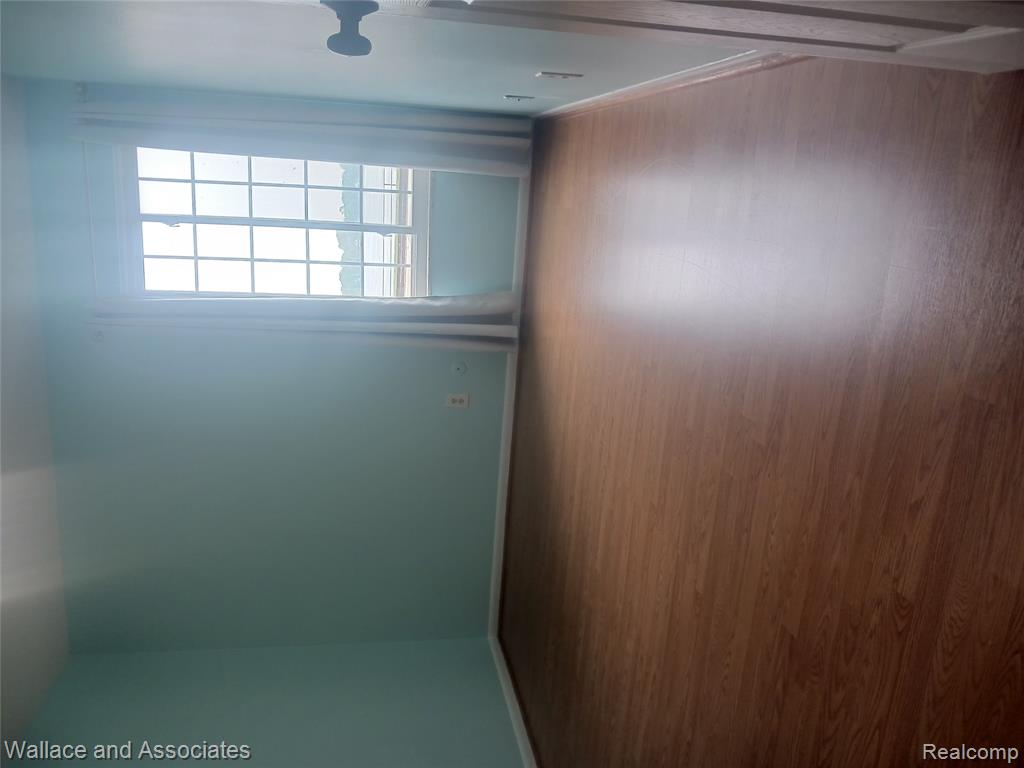 1900 River Road Road, Unit 2 Marysville, MI 48040 - Photo 21 of 24 Gallery Image 21