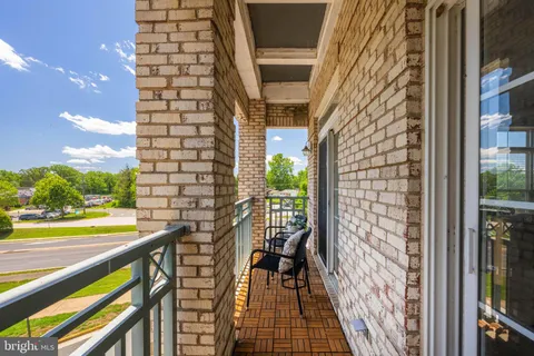 $400,000 | 810 Belmont Bay Drive, Unit 201, Woodbridge, VA 22191