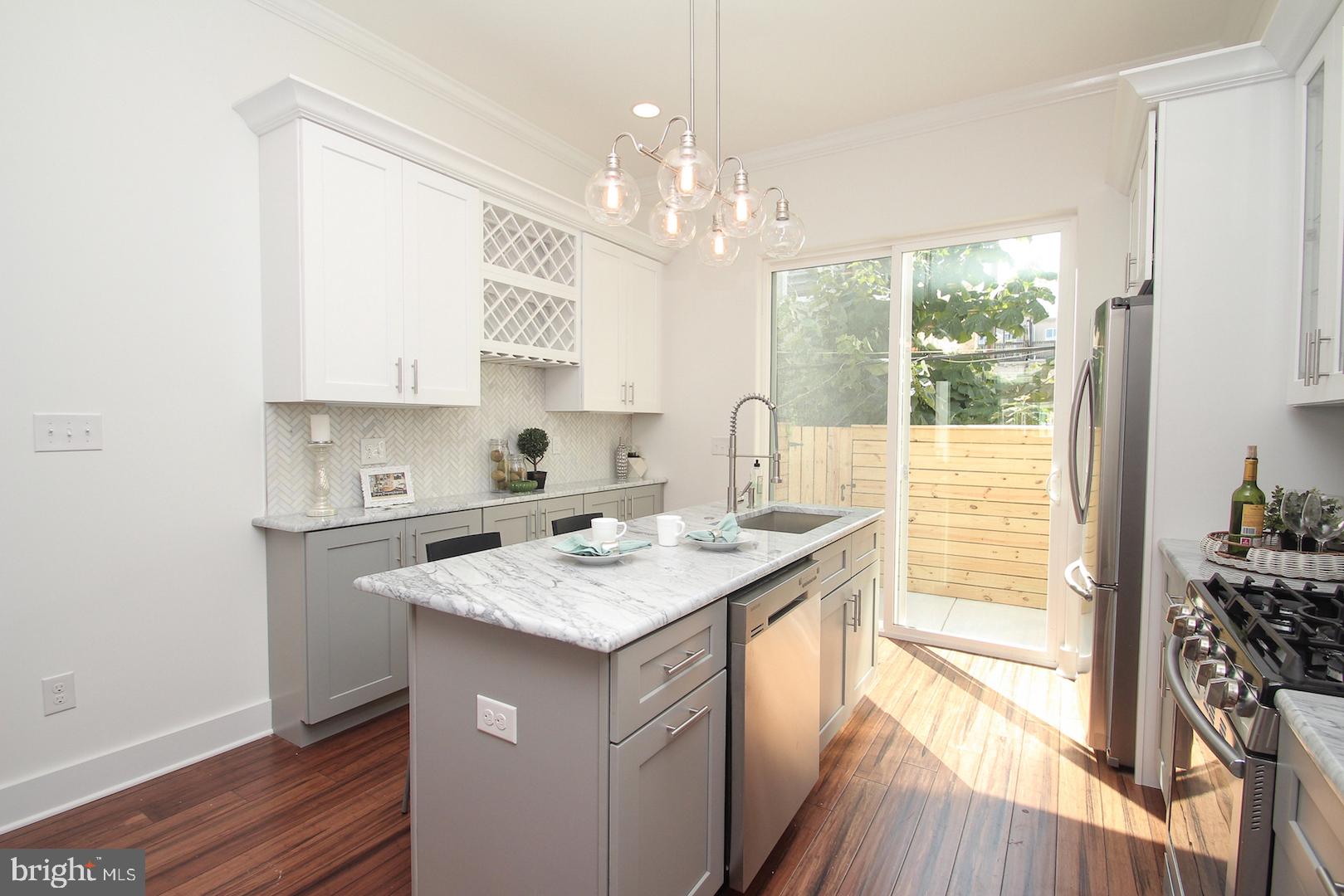 2722 Earp Street Philadelphia, PA 19146 - Photo 7 of 21