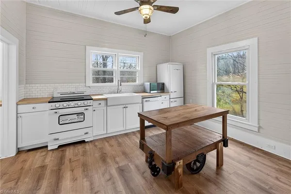 $425,000 | 588 Roby Fulk Road, Pinnacle, NC 27043