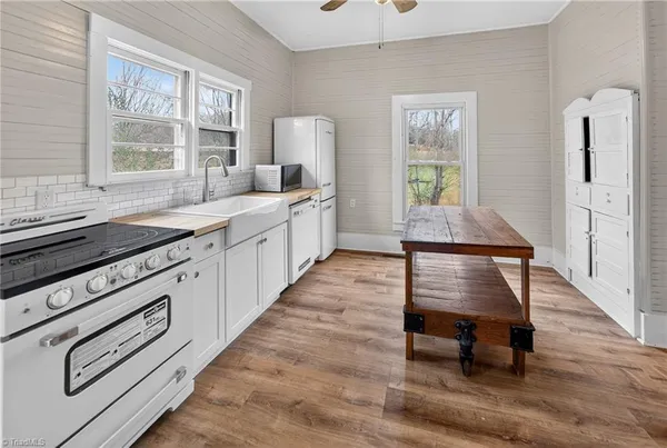 $425,000 | 588 Roby Fulk Road, Pinnacle, NC 27043