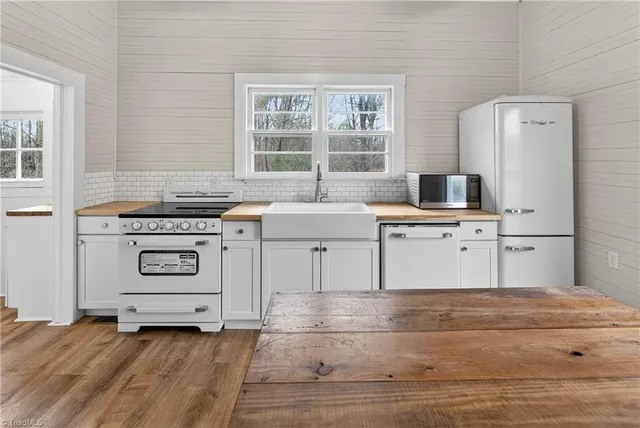 $450,000 | 588 Roby Fulk Road, Pinnacle, NC 27043