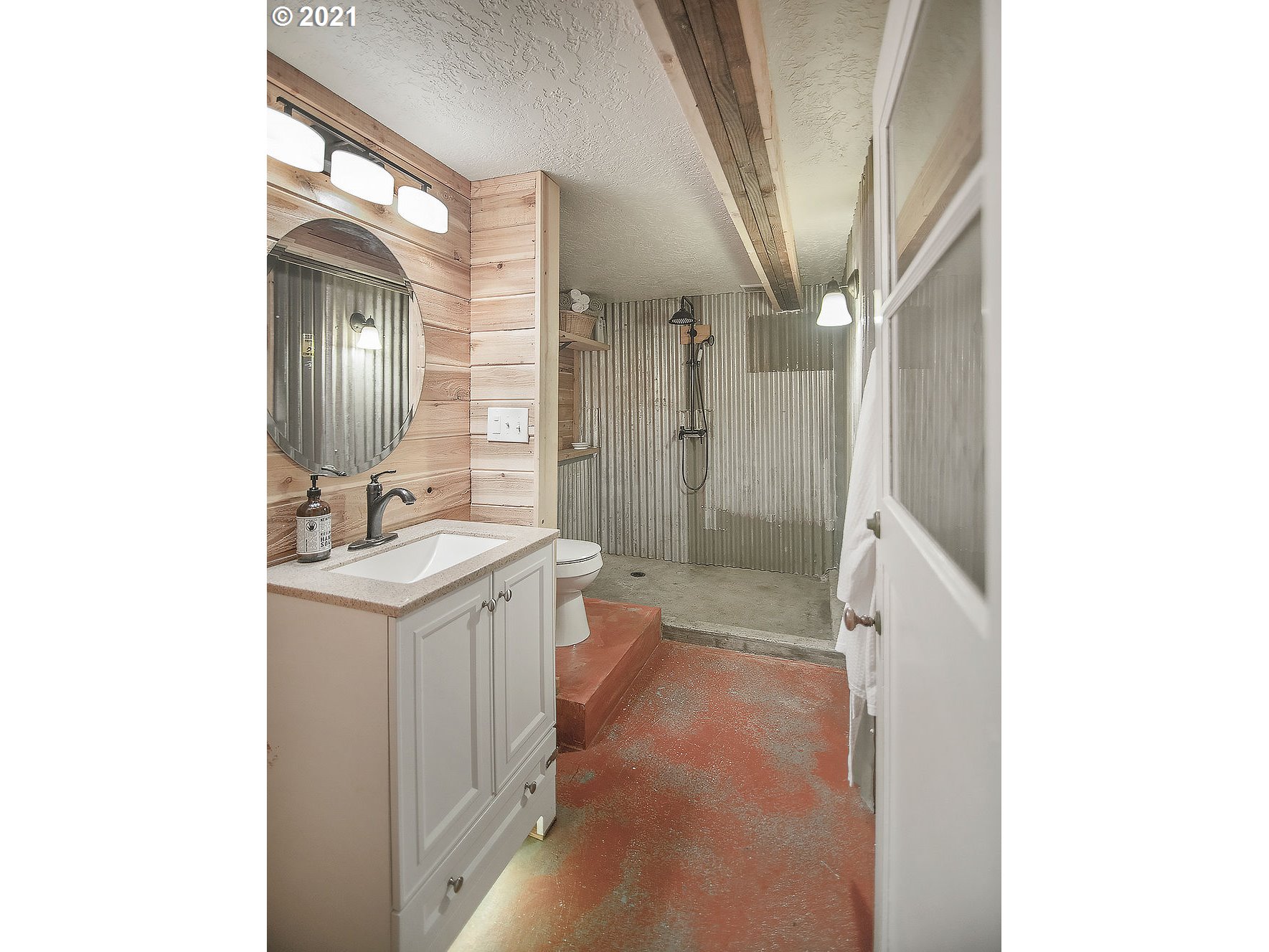 1038 Cloverdale Road Kalama, WA 98625 - Photo 16 of 32 Gallery Image 16