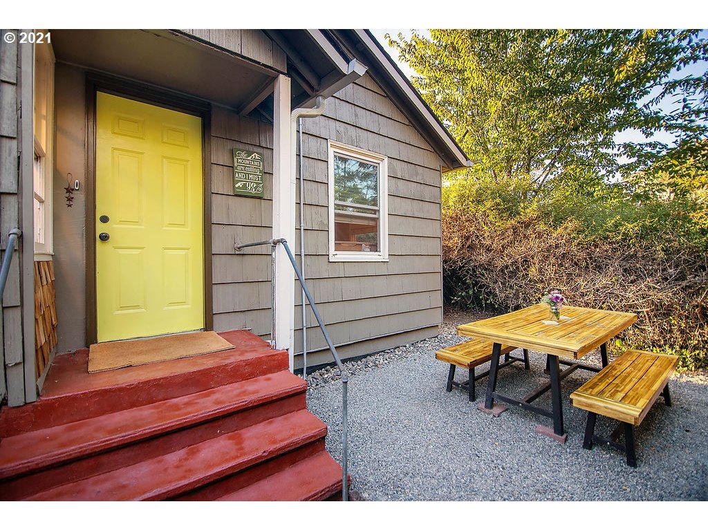 1038 Cloverdale Road Kalama, WA 98625 - Photo 19 of 32 Gallery Image 19